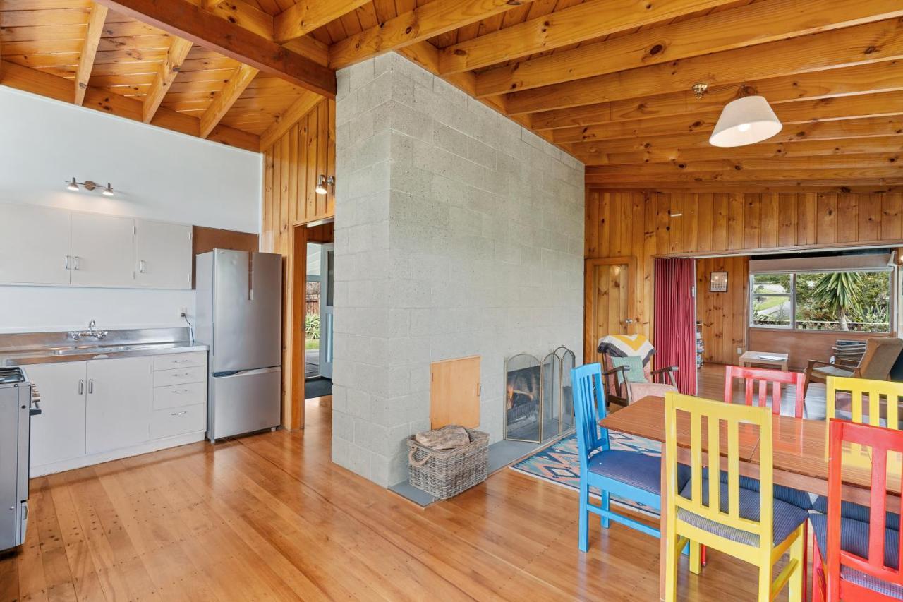 Queenie - Waikanae Beach Holiday Home Екстериор снимка