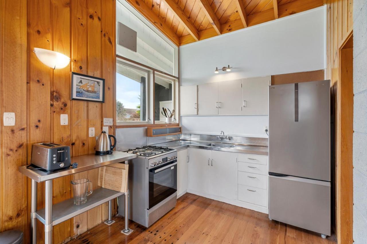 Queenie - Waikanae Beach Holiday Home Екстериор снимка