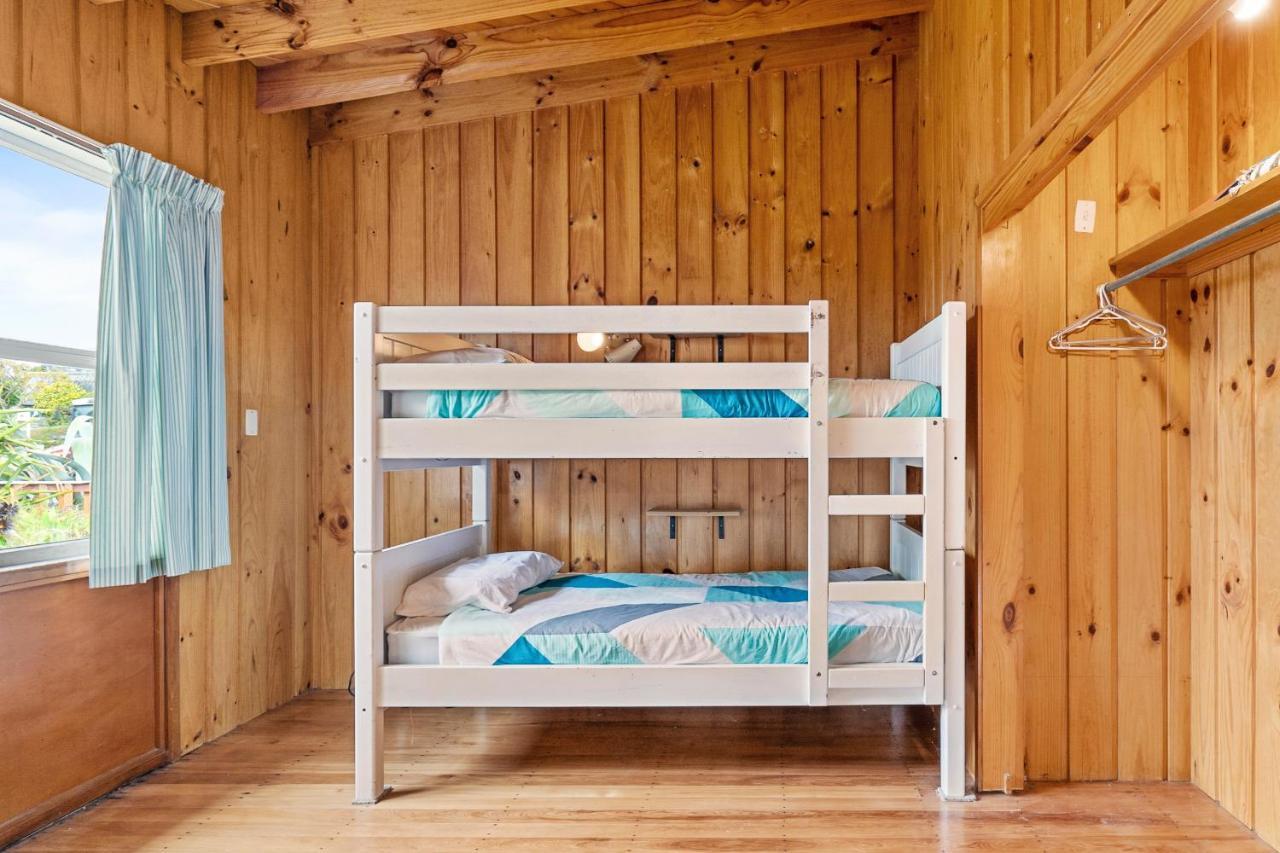 Queenie - Waikanae Beach Holiday Home Екстериор снимка